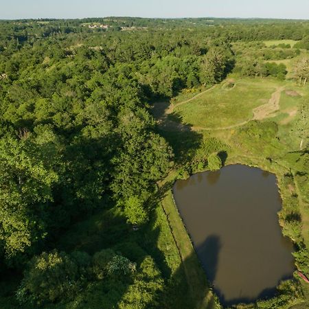 Busserolles La Ferme Du Pont De Maumy, Cabane Au Bord De L'Etang Et Bain Nordique מראה חיצוני תמונה