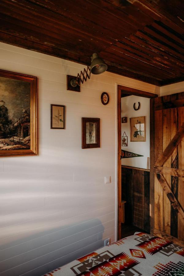 Busserolles La Ferme Du Pont De Maumy, Cabane Au Bord De L'Etang Et Bain Nordique מראה חיצוני תמונה
