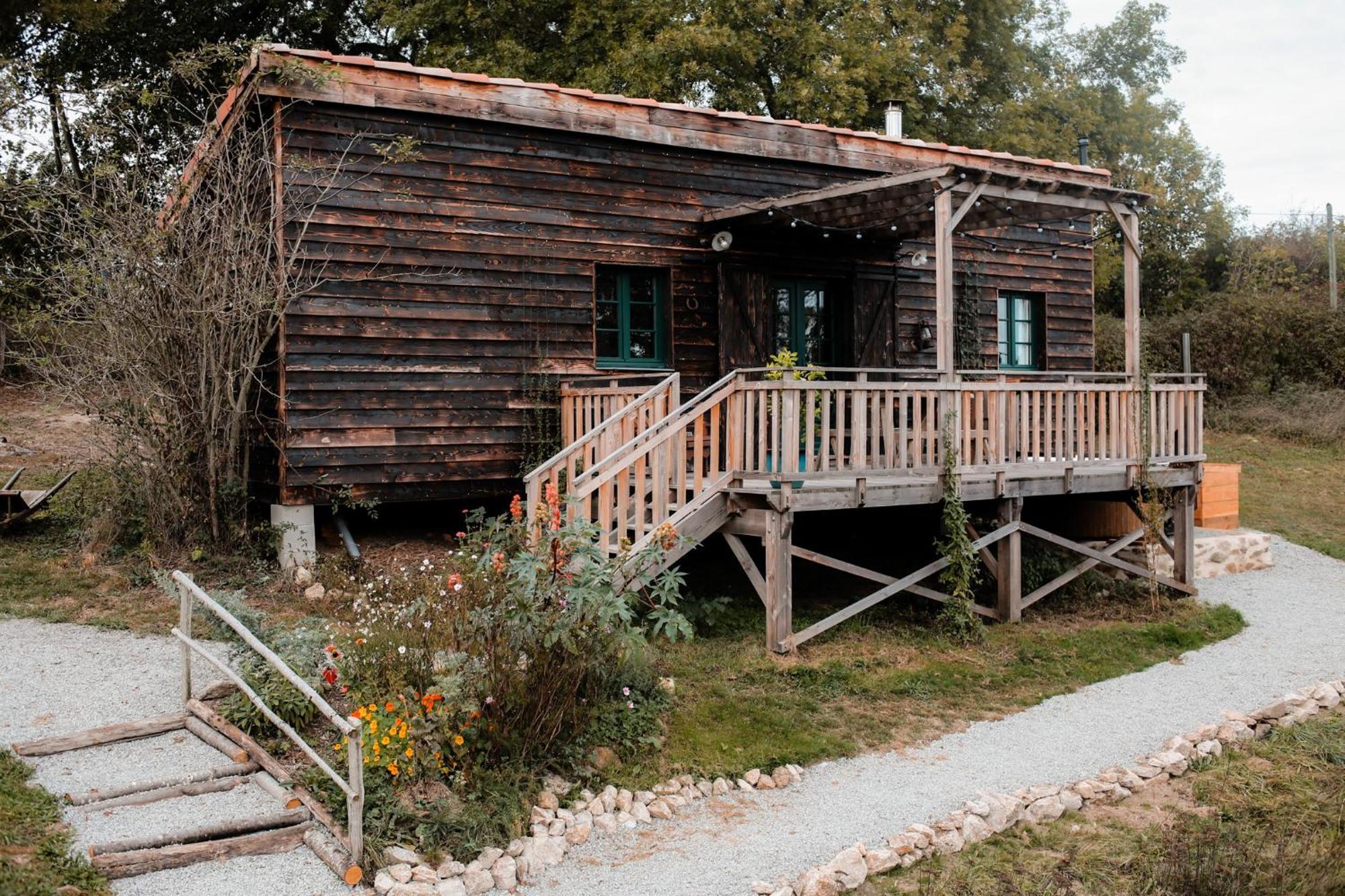 Busserolles La Ferme Du Pont De Maumy, Cabane Au Bord De L'Etang Et Bain Nordique מראה חיצוני תמונה