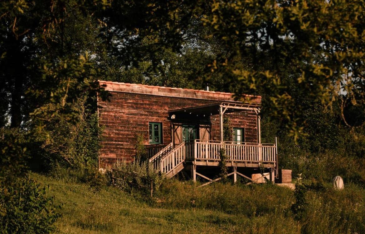Busserolles La Ferme Du Pont De Maumy, Cabane Au Bord De L'Etang Et Bain Nordique מראה חיצוני תמונה
